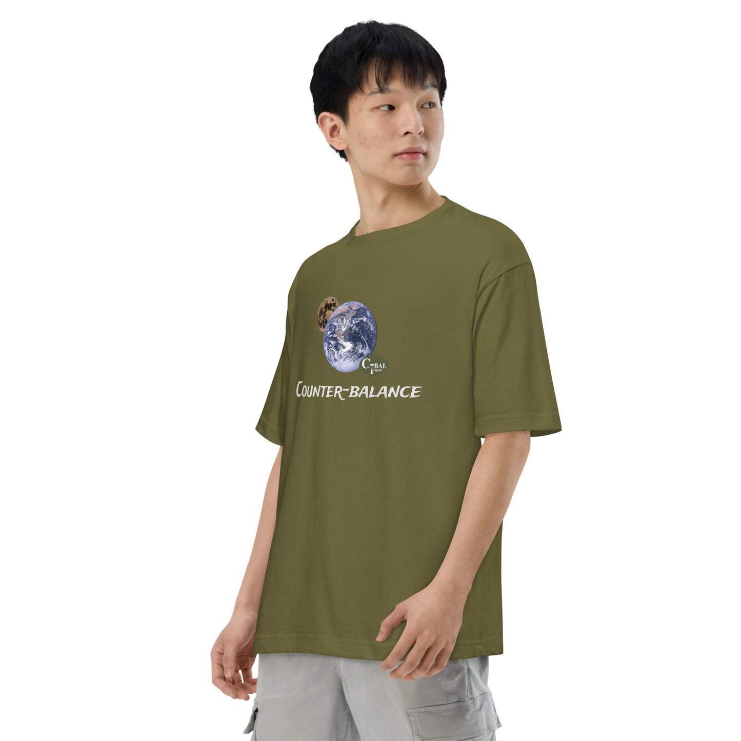 R202 - Tシャツ/ビッグシルエット(宇宙の均衡 :オリーブ )